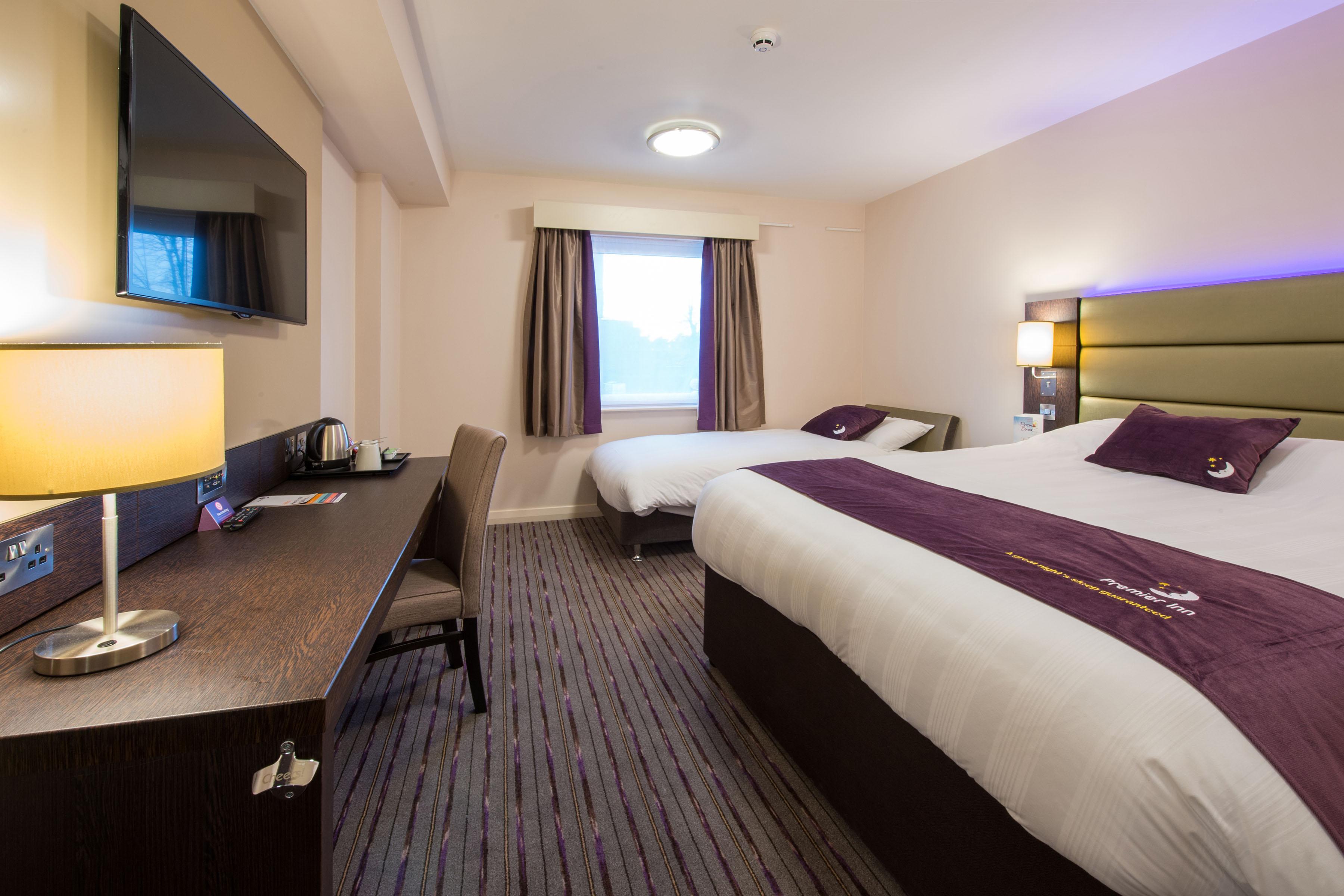 Premier Inn Maidenhead Town Centre Exterior foto
